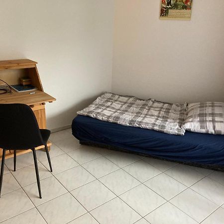 An Der A8 & Dennoch Stadtnah Kirchheim unter Teck Bagian luar foto