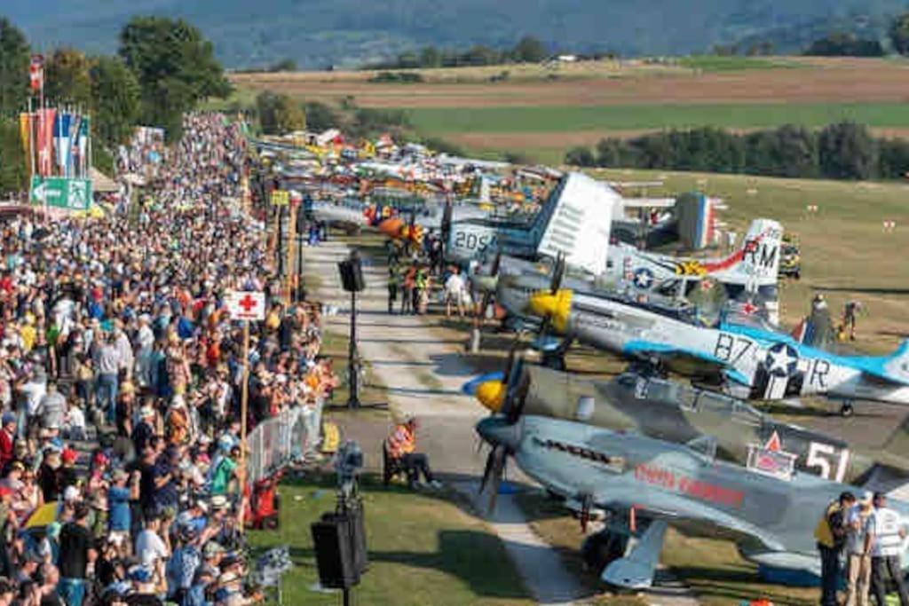 An Der A8 & Dennoch Stadtnah Kirchheim unter Teck Bagian luar foto