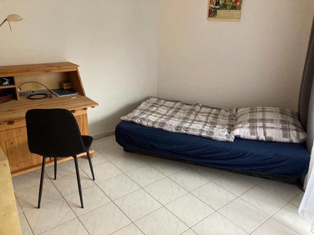 An Der A8 & Dennoch Stadtnah Kirchheim unter Teck Bagian luar foto